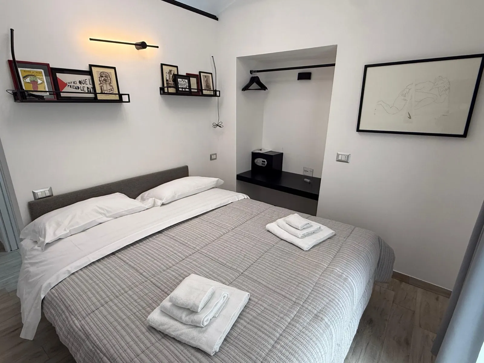NapArt Suites - Double Room