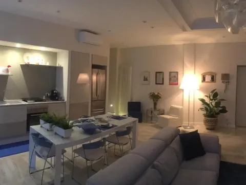 Suite Perla - Domus Luca - Central Rooms in the Heart of Naples