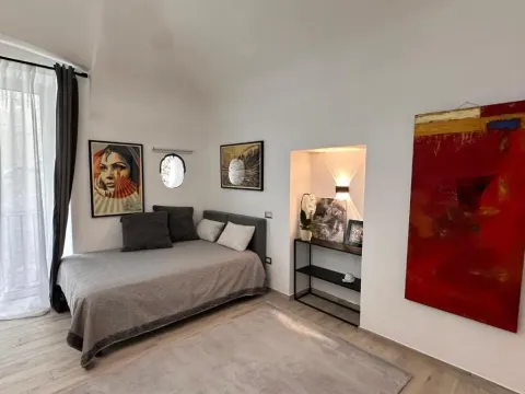 NapArt Suites - Triple Room Naples